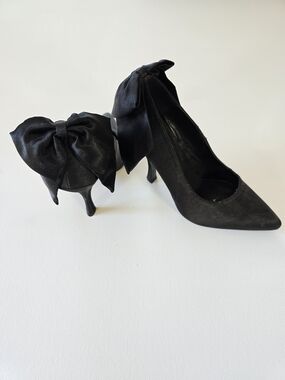 Black Bow Accent Pointed-Toe Women's Heels - Sz 7